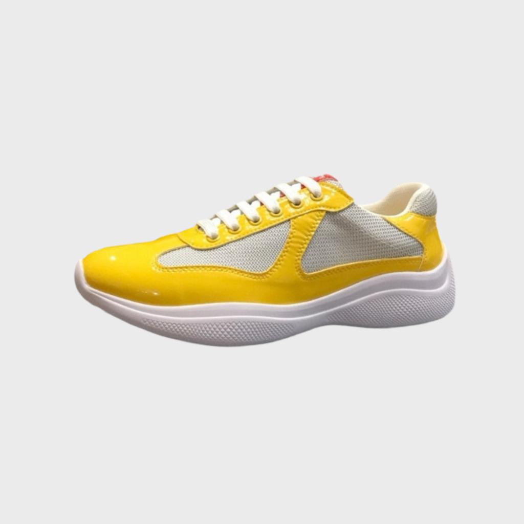 Cups sneakers