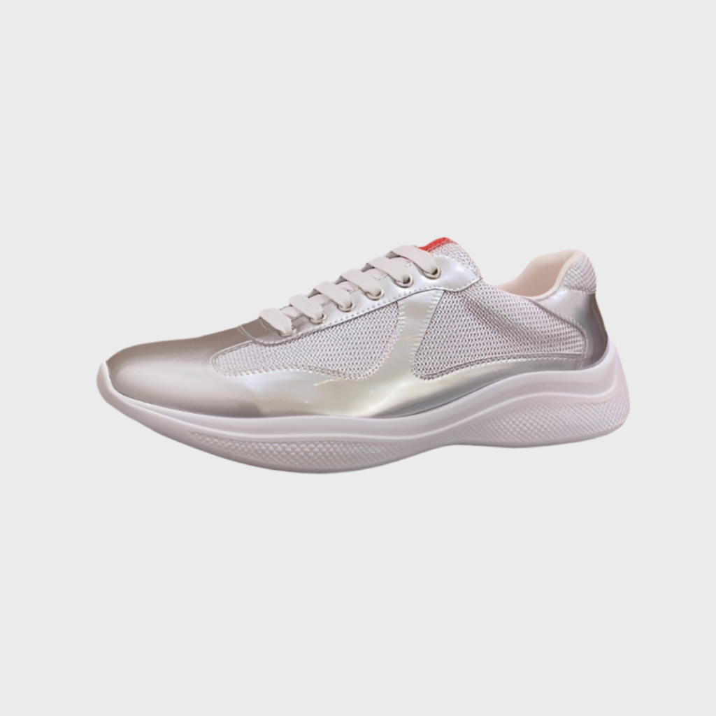 Cups sneakers