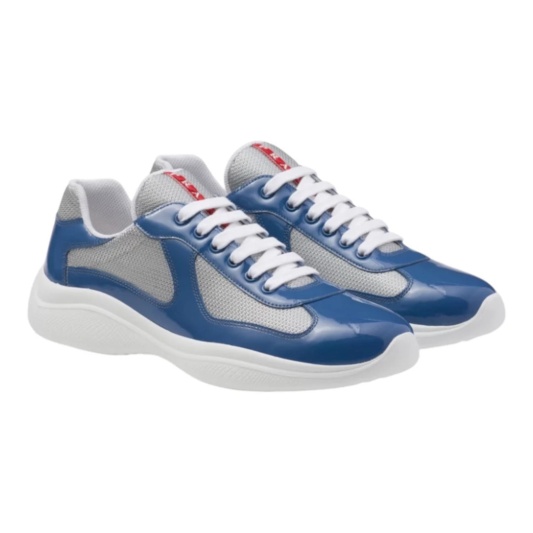 Cups sneakers
