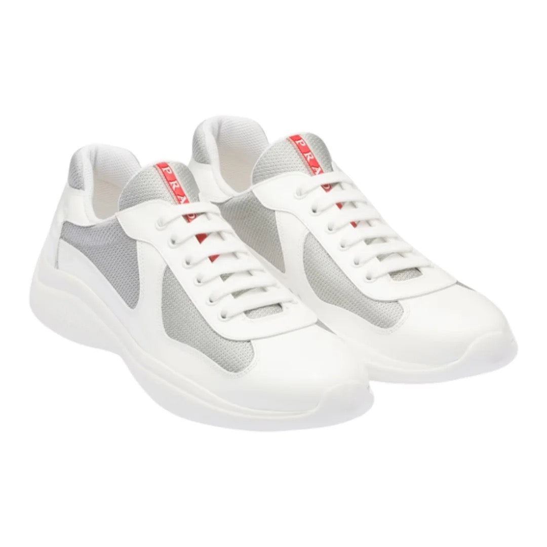 Cups sneakers
