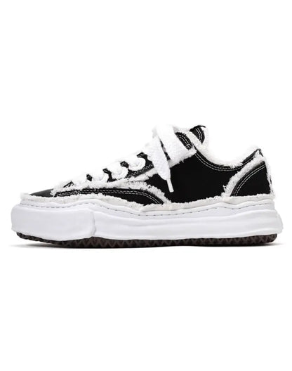 “Flared Peterson” low-top sneakers