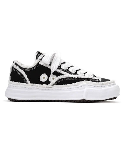 “Flared Peterson” low-top sneakers
