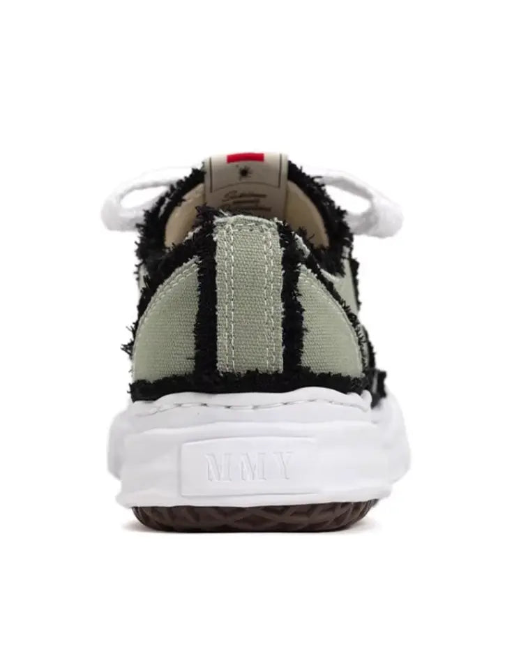 “Flared Peterson” low-top sneakers