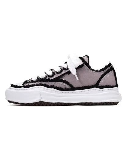 “Flared Peterson” low-top sneakers